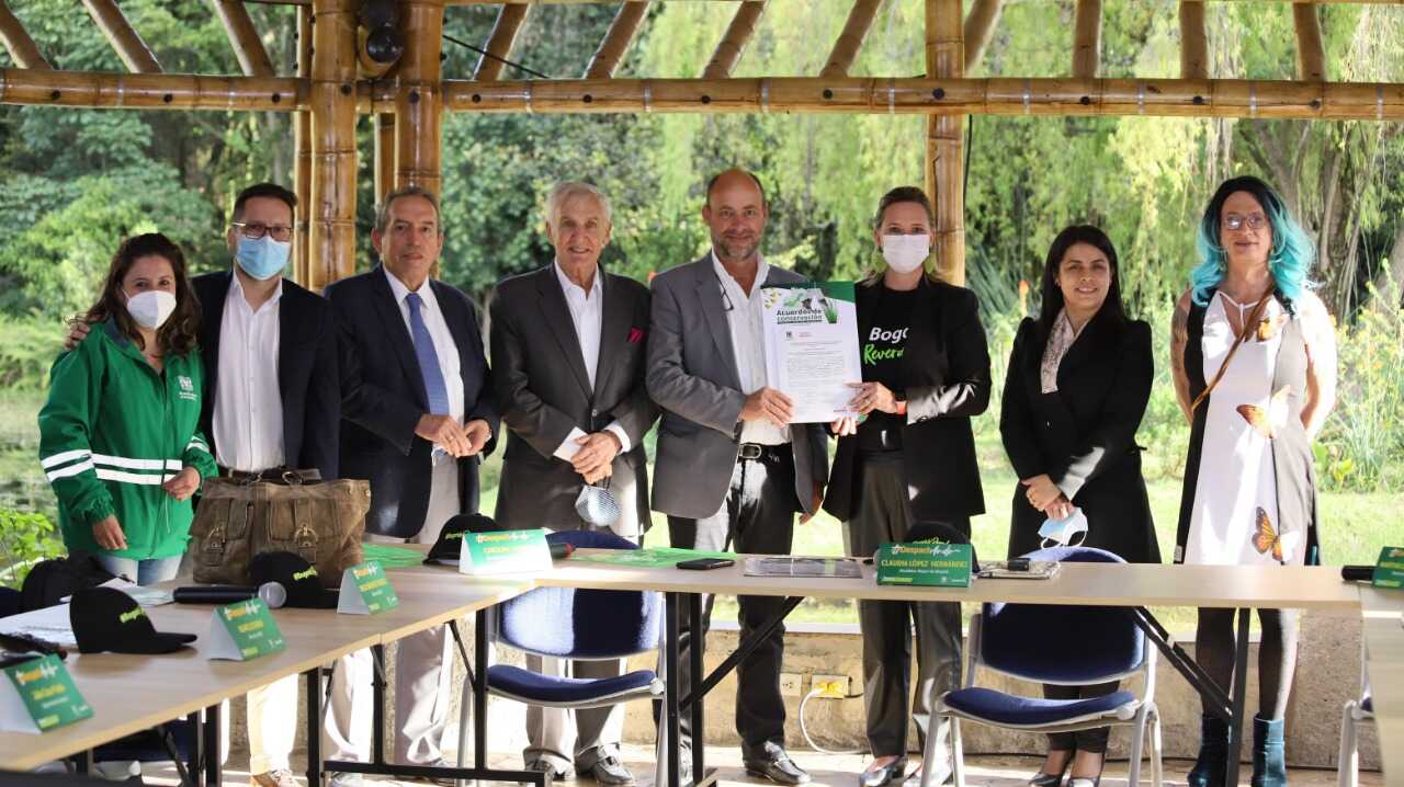 Con la firma de tres nuevos acuerdos de conservación, Distrito avanza en la consolidación de la reserva Van der Hammen