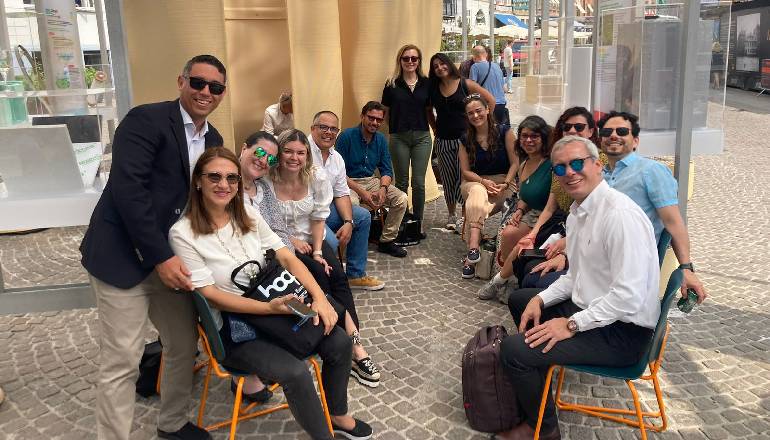 Foto: CPAP. Visita pabellón del plástico. Reconocimiento de aplicaciones de bioplásticos. Federación Danesa del Plástico. 