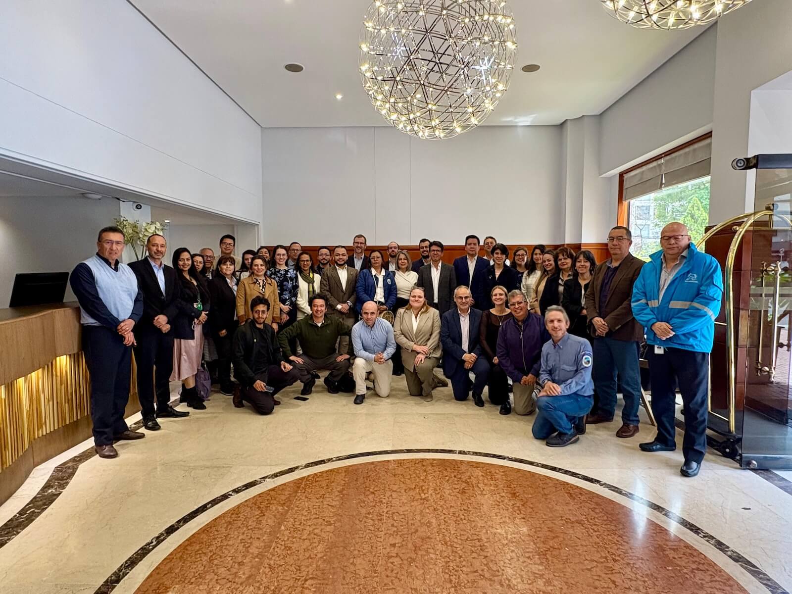 Foto: Representantes de entidades del nivel nacional y distrital, y organizaciones internacionales que participan en la formulación del proyecto financiado por el Fondo Verde para el Clima.
