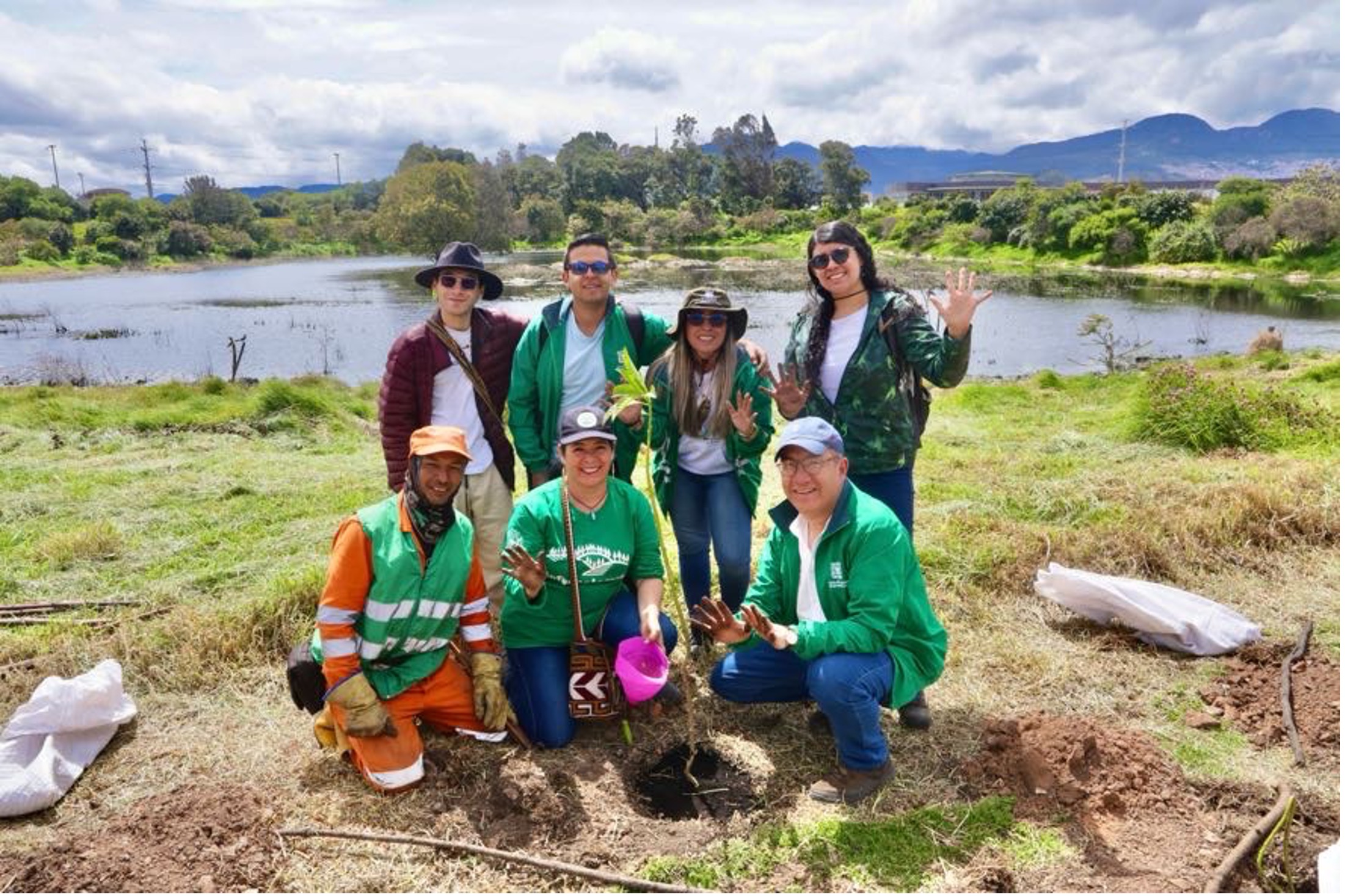 Foto: Vecinos, representantes de la comunidad muisca y equipo técnico de la Secretaría de Ambiente se unieron en pro de la celebración.
