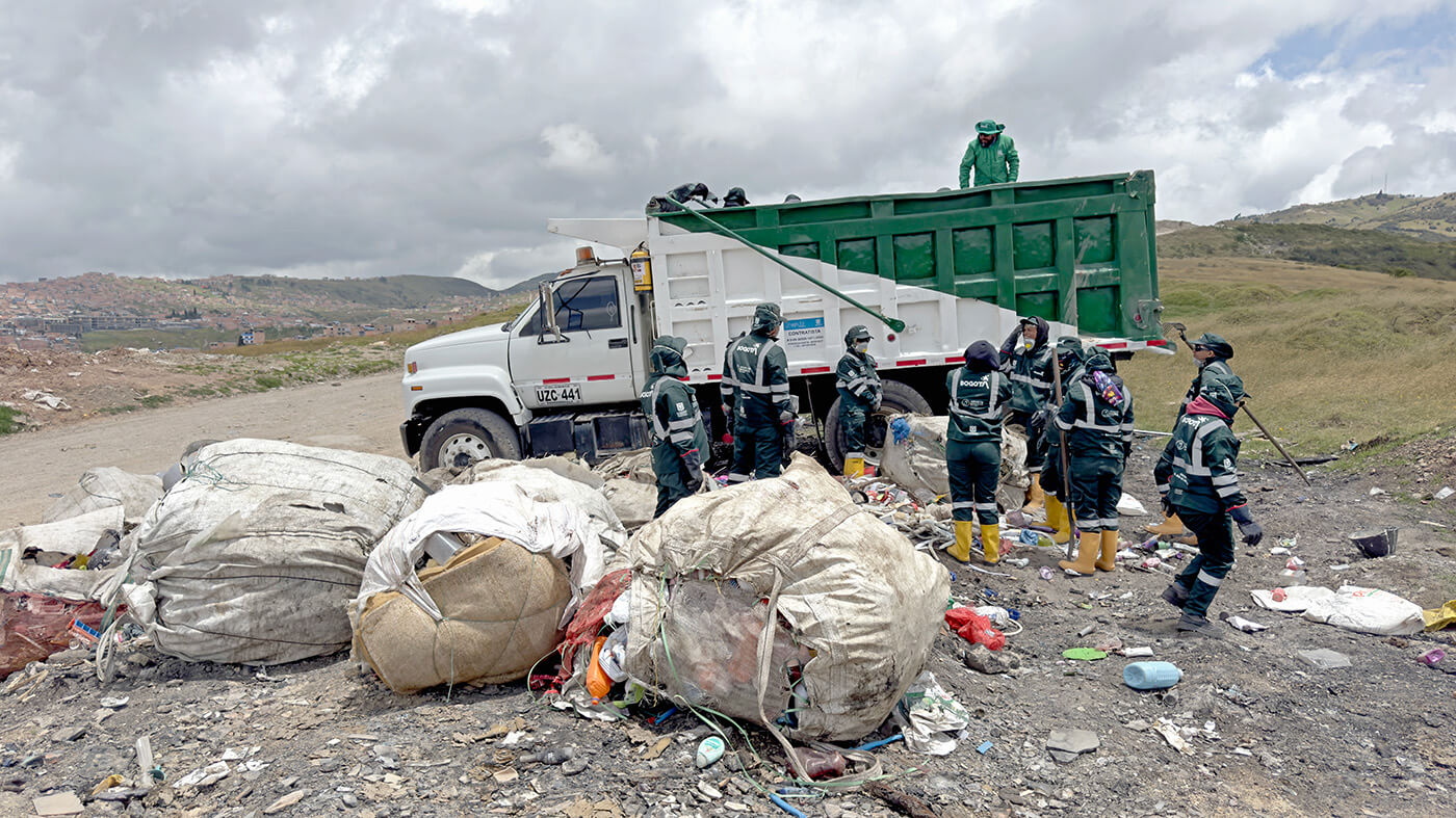 operativo de residuos sólidos Parque Ecológico de Montaña Cerro Seco_SDA.