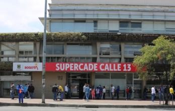 Frente SuperCADE Calle 13