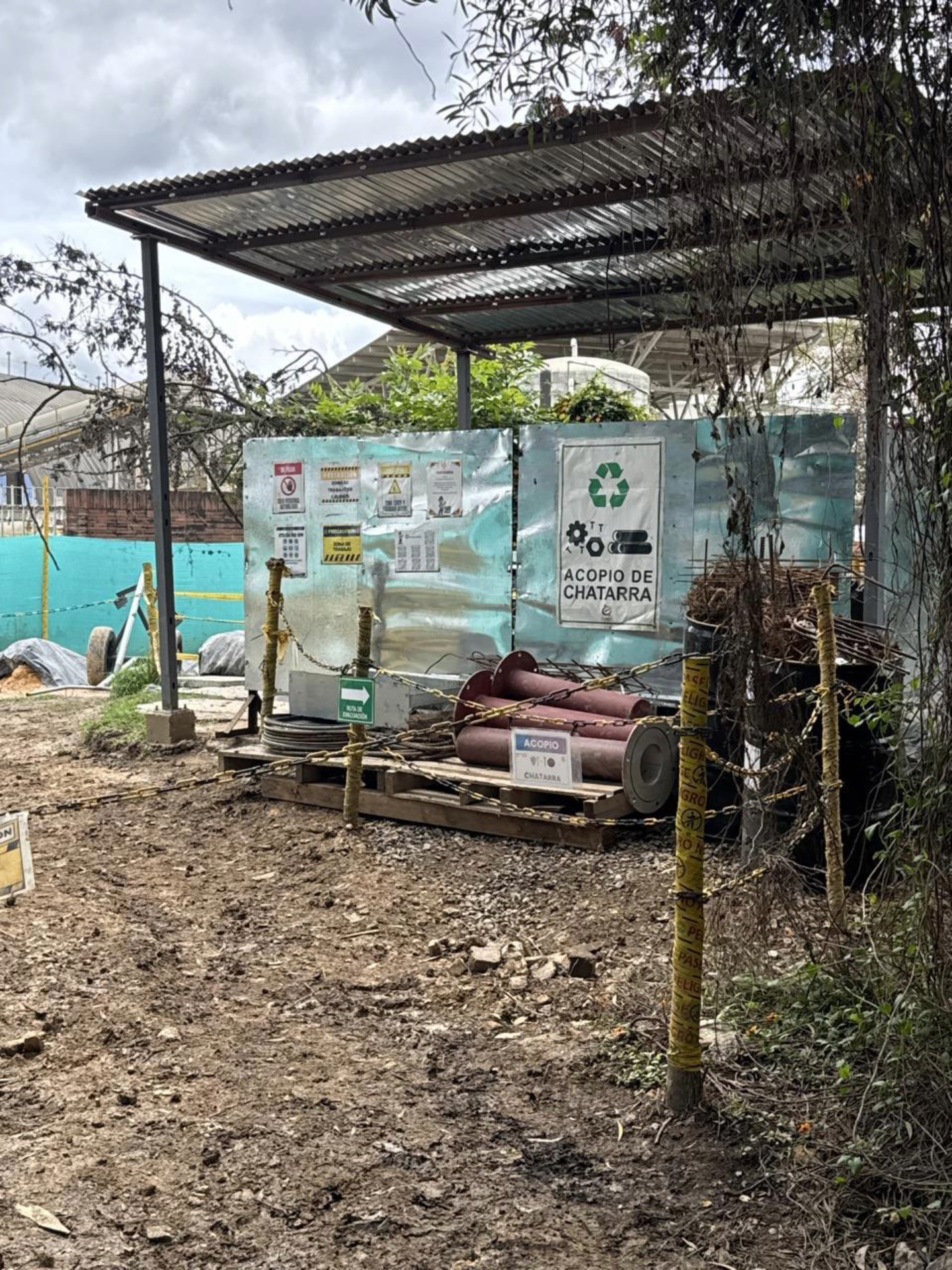 Fotografía de visita de campo en seguimiento a proyecto con licenciamiento ambiental