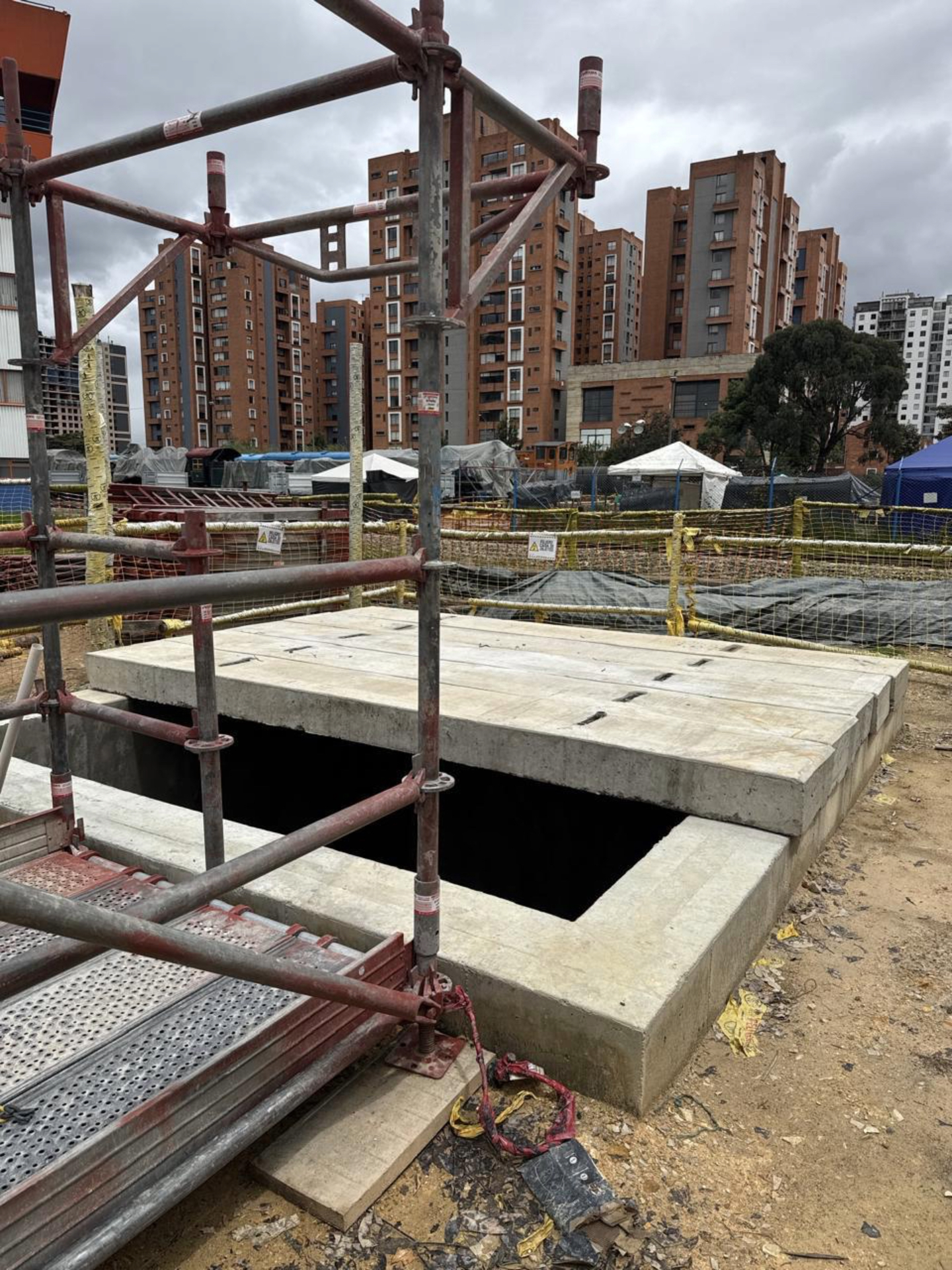 Fotografía de visita de campo en seguimiento a proyecto con licenciamiento ambiental